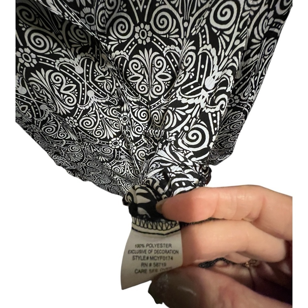 Notations Black and White Patterned Women's Top - Picture 3 of 5